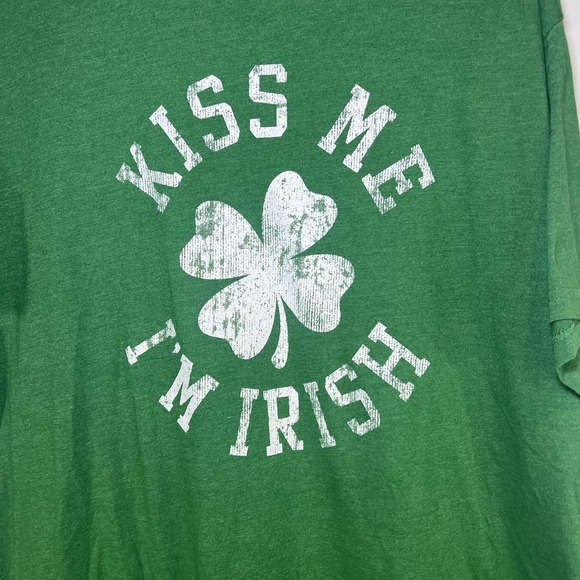 Green "Kiss Me I'm Irish" t-shirt size XL Short Sleeve St Pattys Patrick's Day - Picture 2 of 5